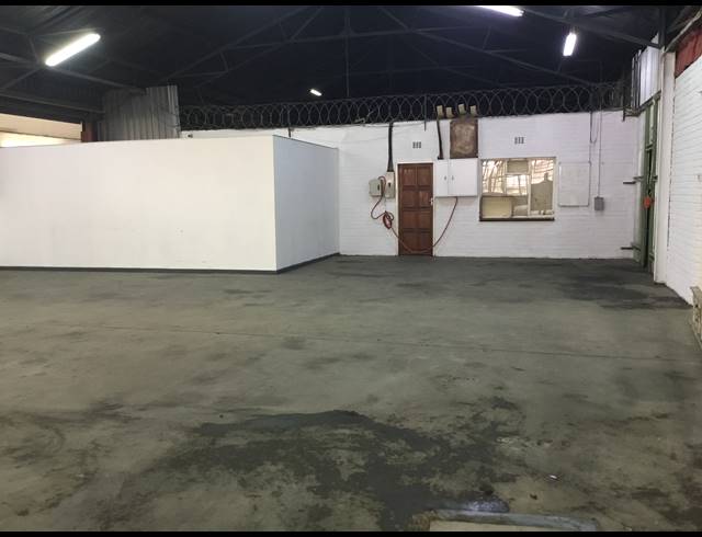 1,800M² WAREHOUSE FOR SALE IN WADEVILLE